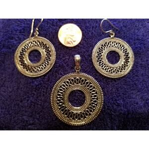 Sterling Silver Pendant and earring set circle J100325